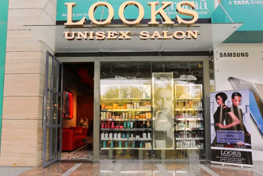 Looks Salon, Khan market