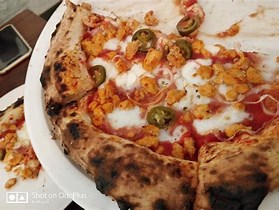 Leo’s Artisan Pizza